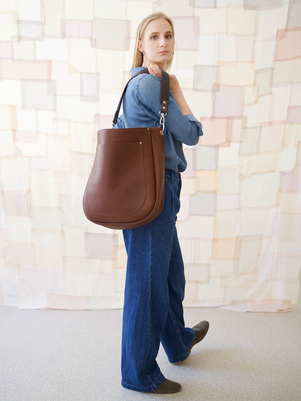 LULU Handbag with Front Pocket - Chocolate